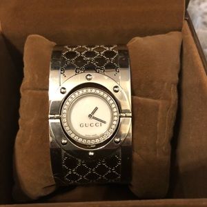 Gucci diamond bangle watch